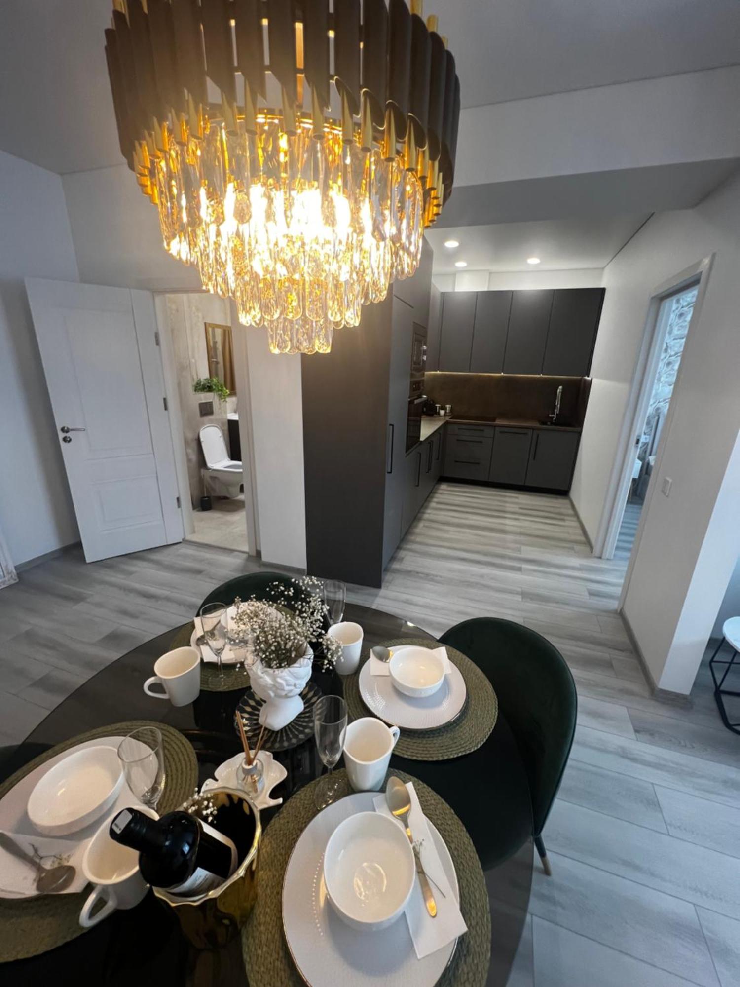 Apartment Chic 3 *